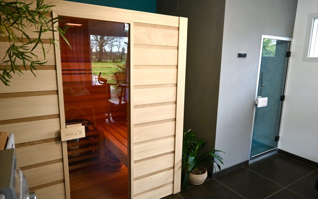 Installation d'un sauna intérieur dans un espace sportif et bien-être