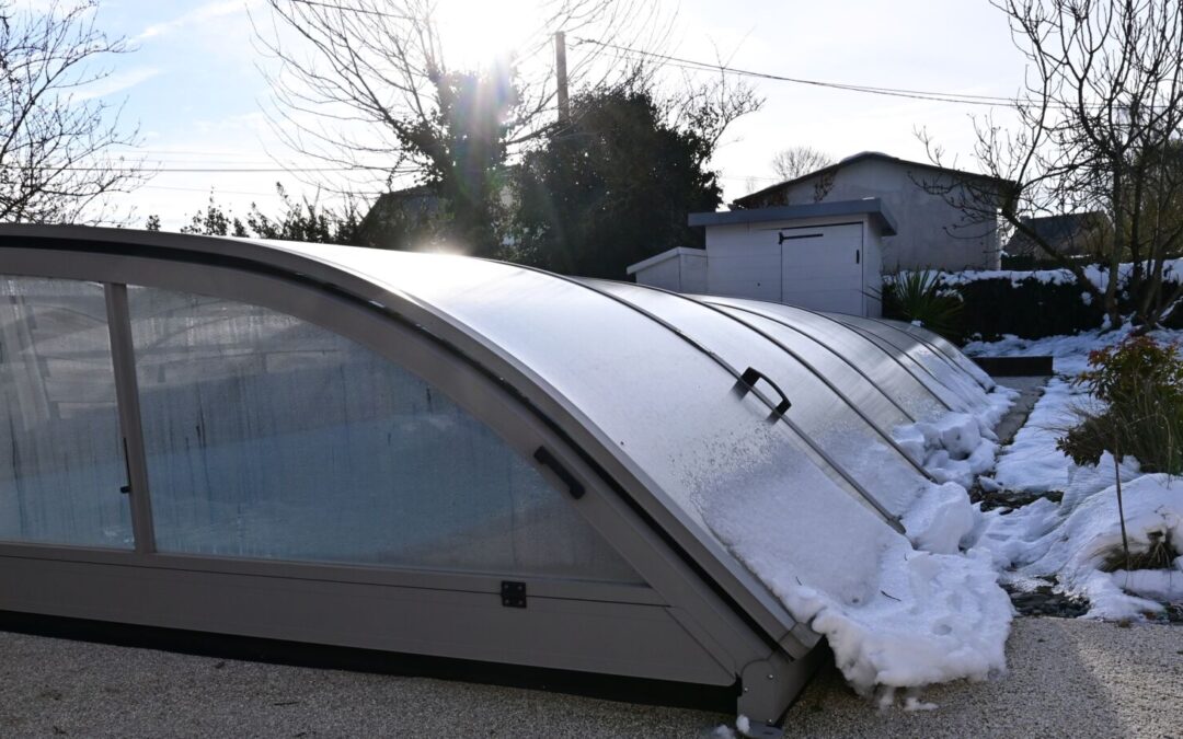 Voici quelques conseils pour bien hiverner sa piscine