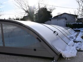 Voici quelques conseils pour bien hiverner sa piscine