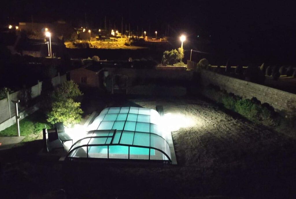 Ambiance nuit piscine à Paimpol